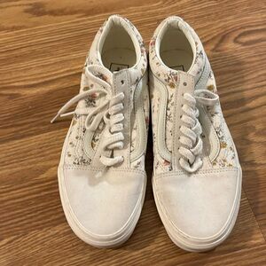 Cute floral Vans!